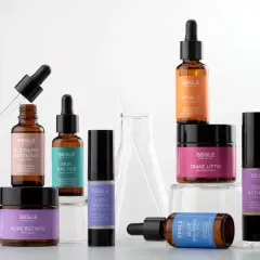 Variedad de serums y cremas Segle. Descubre cuál va primero el serum o la crema para tu rutina de cuidado facial.