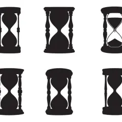 Seis siluetas de relojes de arena, algunos con arena cayendo, evocan el paso del tiempo y la forma de un cuerpo reloj de arena.