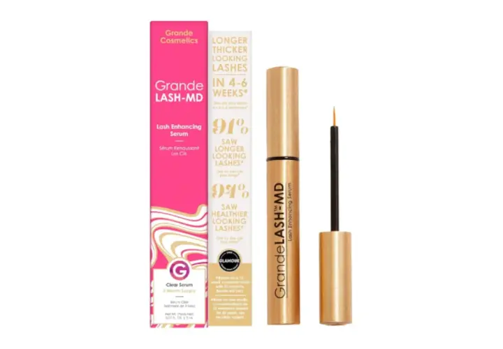 El mejor serum pestañas: GrandeLASH-MD, con su envase dorado y rosa, promete pestañas más largas y saludables.