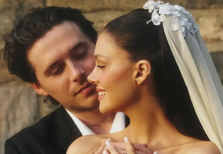 Brooklyn Beckham y Nicola Peltz en su boda, un momento íntimo y tierno.