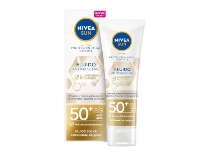 Fluido solar Nivea Sun antimanchas FP 50+. Protección facial experta, refrescante y no graso. Una crema solar biodegradable para cuidar tu piel.