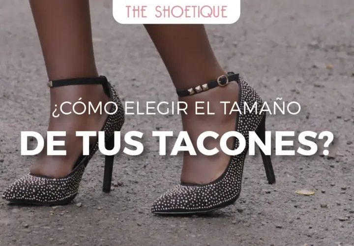 Tacones negros con tachuelas doradas. ¿Cómo elegir el tamaño de tus tacones? Descubre la altura de tacón recomendada para ti.