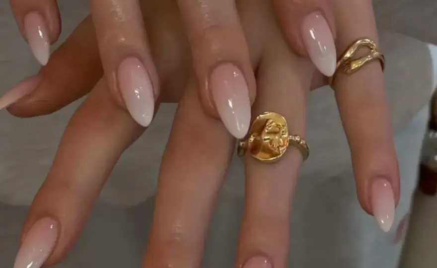 Uñas Baby Boomer Natural - ¿Por qué sigue siendo la manicura perfecta?
