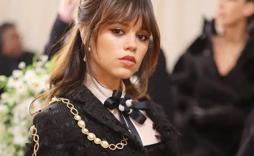 Jenna Ortega en la Met Gala - Lecciones de estilo y evolución