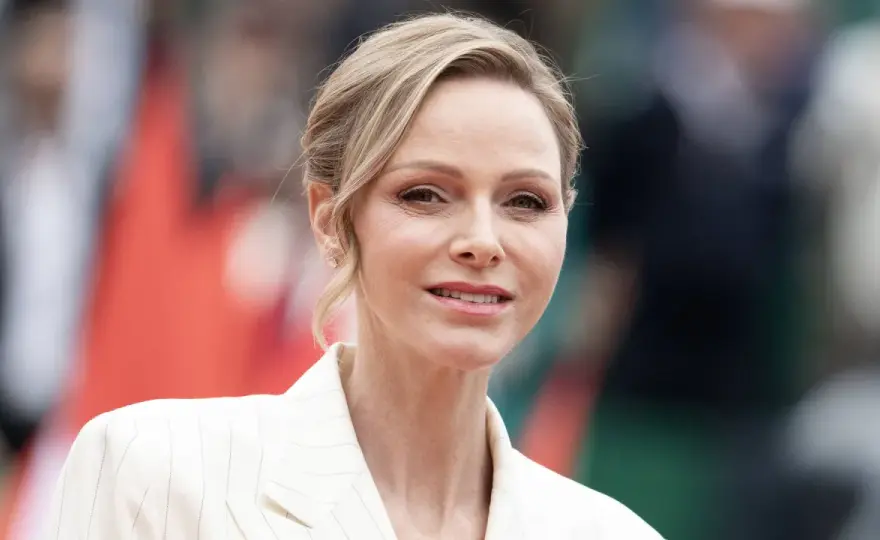 Charlene de Mónaco y la elegancia sobria que define su estilo