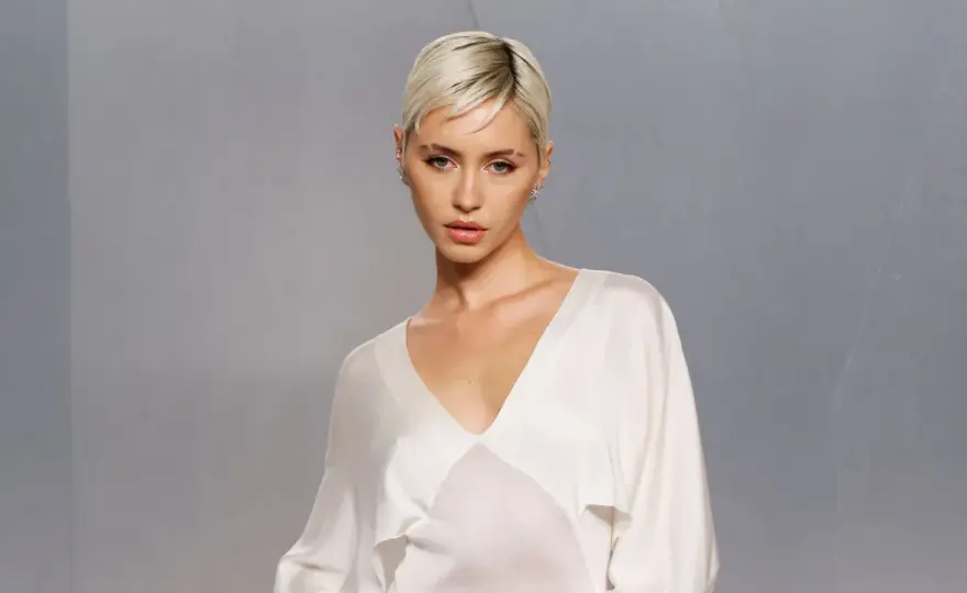 Iris Law - Claves de su estilo y cómo adaptarlo
