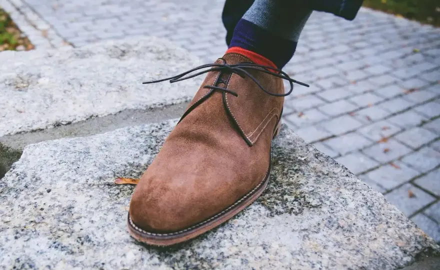 Quitar manchas de humedad en zapatos de piel - Guía definitiva