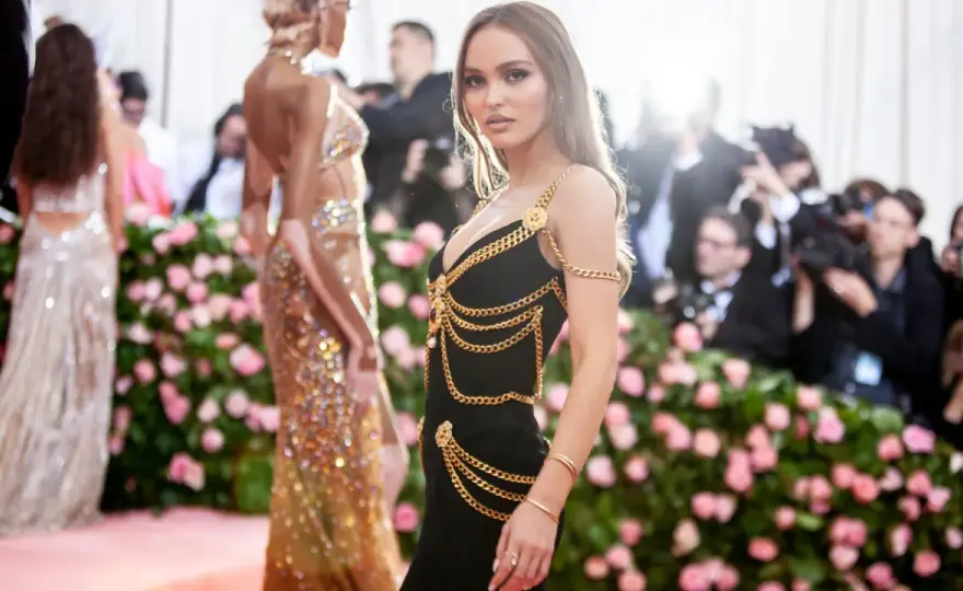Lily-Rose Depp - El estilo que define una era