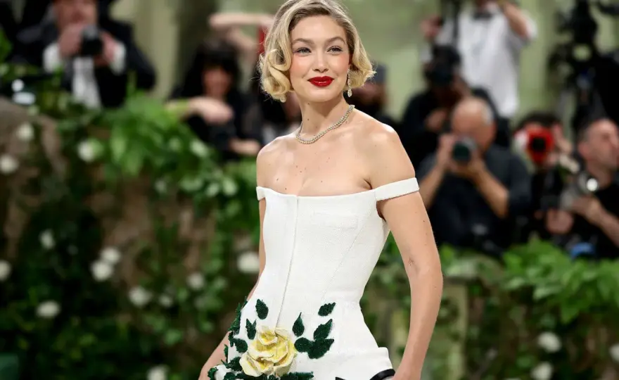 Gigi Hadid en la Met Gala - Lecciones de estilo y elegancia
