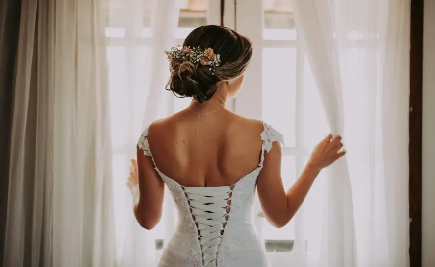 Recogidos de boda juveniles - Frescura y estilo duradero