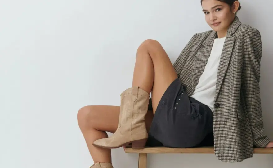 Botas cowboy bicolor - ¿Cómo combinarlas con estilo y sin errores?