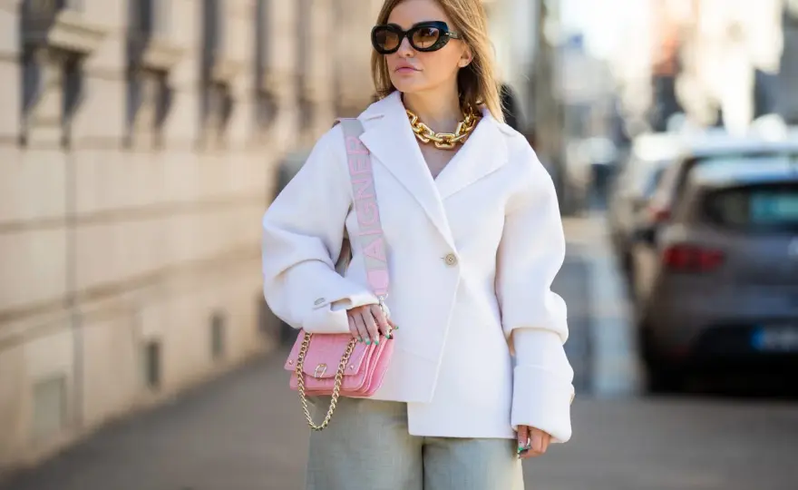 Look para mujeres de 50 años bajitas - ¿Cómo estilizar la figura?