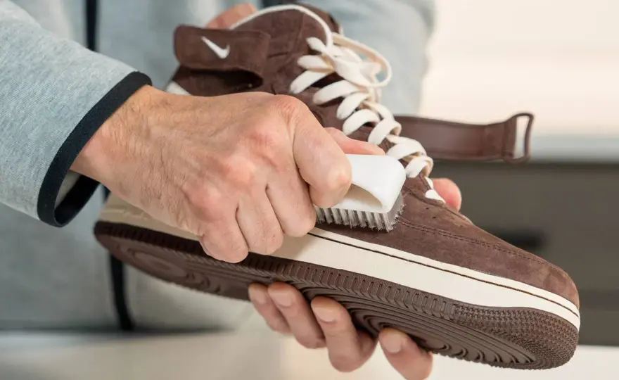 ¿Cómo limpiar serraje sin dañarlo? - Guía paso a paso para manchas