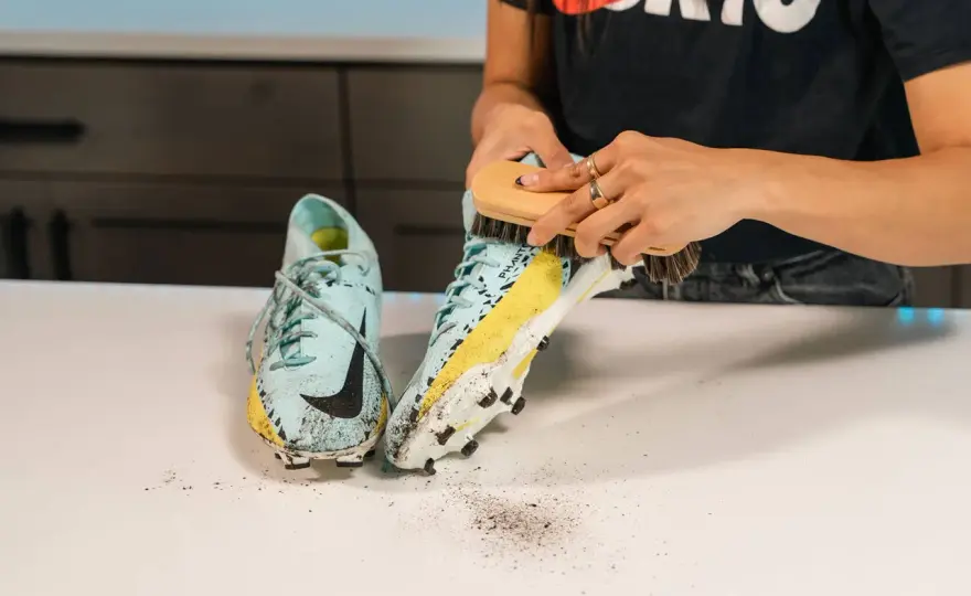 Cómo limpiar botas de fútbol - Guía para que duren más