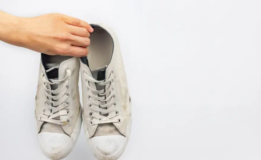Cómo limpiar zapatillas blancas de tela - Guía definitiva