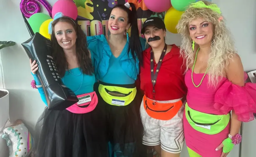 Look ochentero de fiesta - cómo acertar sin parecer disfrazado