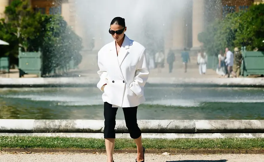 Leggings negros: 10 looks actuales que sí funcionan