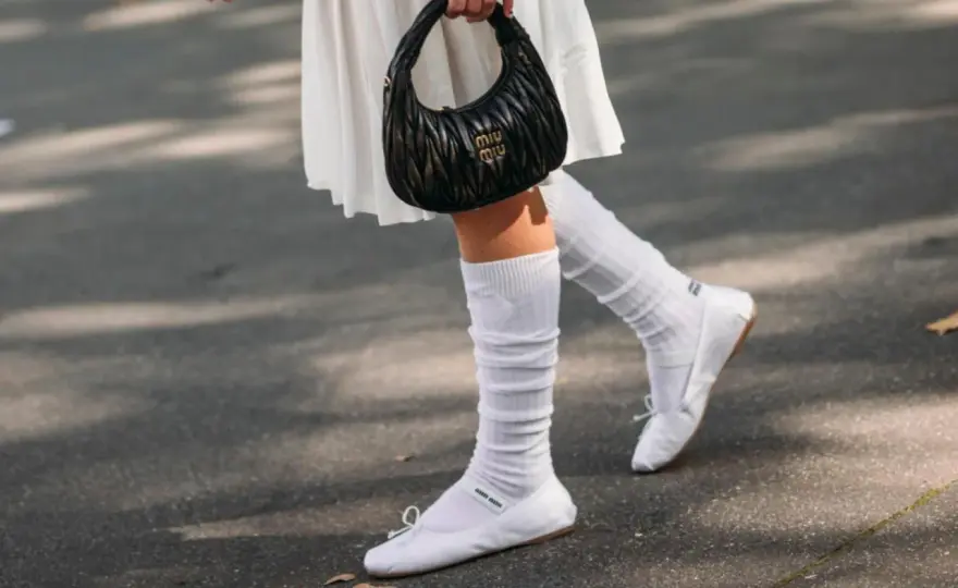Bailarinas con calcetines - Cómo dominar la tendencia sin errores