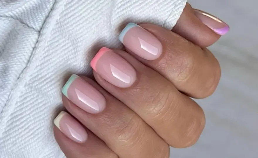Manicura Francesa de Colores - Guía para Uñas Perfectas