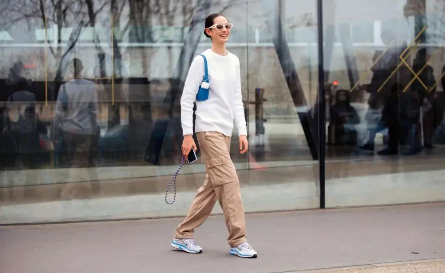 Pantalón beige - Cómo combinarlo con estilo y 5 looks para copiar