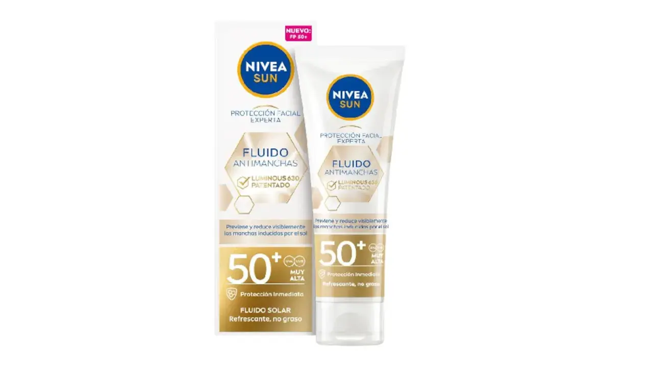 Fluido solar Nivea Sun antimanchas FP 50+. Protección facial experta, refrescante y no graso. Una crema solar biodegradable para cuidar tu piel.