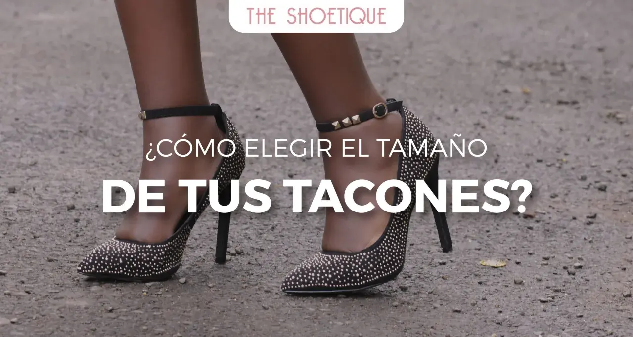 Tacones negros con tachuelas doradas. ¿Cómo elegir el tamaño de tus tacones? Descubre la altura de tacón recomendada para ti.