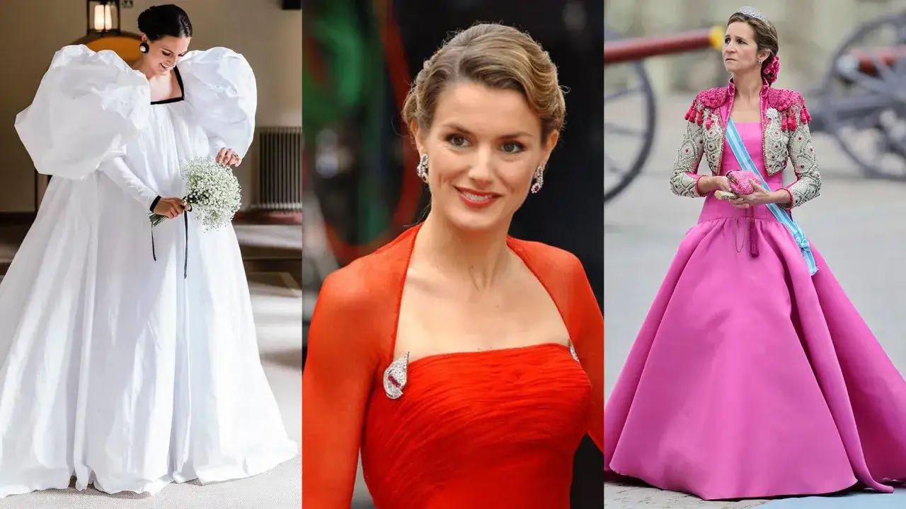 Tres mujeres con vestidos espectaculares. Una de blanco con volantes, otra de rojo vibrante y la tercera de rosa fucsia, luciendo un traje de inspiración taurina, quizás diseñado por Lorenzo Caprile.